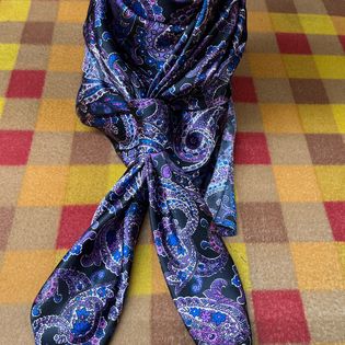 45x45 Wild Rag black/purple paisley